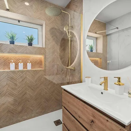Appartement Stylish & Sleek Flat Near The By Hostwise *