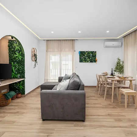 Stylish & Sleek Flat Near The By Hostwise Armação de Pêra