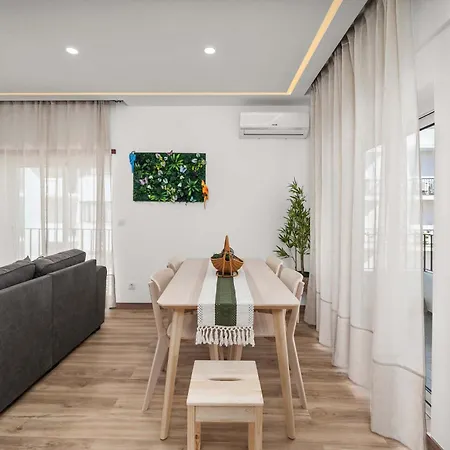 Stylish & Sleek Flat Near The By Hostwise Διαμέρισμα Armação de Pêra