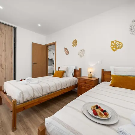 Stylish & Sleek Flat Near The By Hostwise *