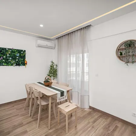 Appartement Stylish & Sleek Flat Near The By Hostwise