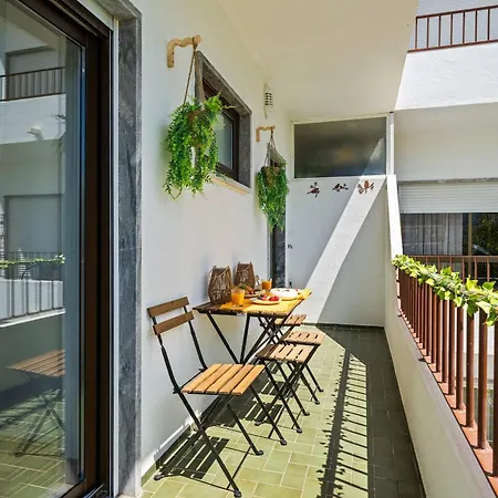 Stylish & Sleek Flat Near The By Hostwise * Armação de Pêra